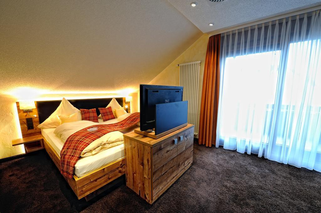 Wellness-Hotel Talblick Шёмберг Экстерьер фото